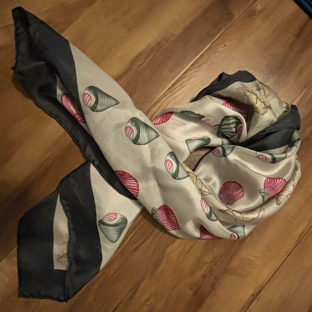 Gorgeous 100% silk Echo grey and pink shell scarf